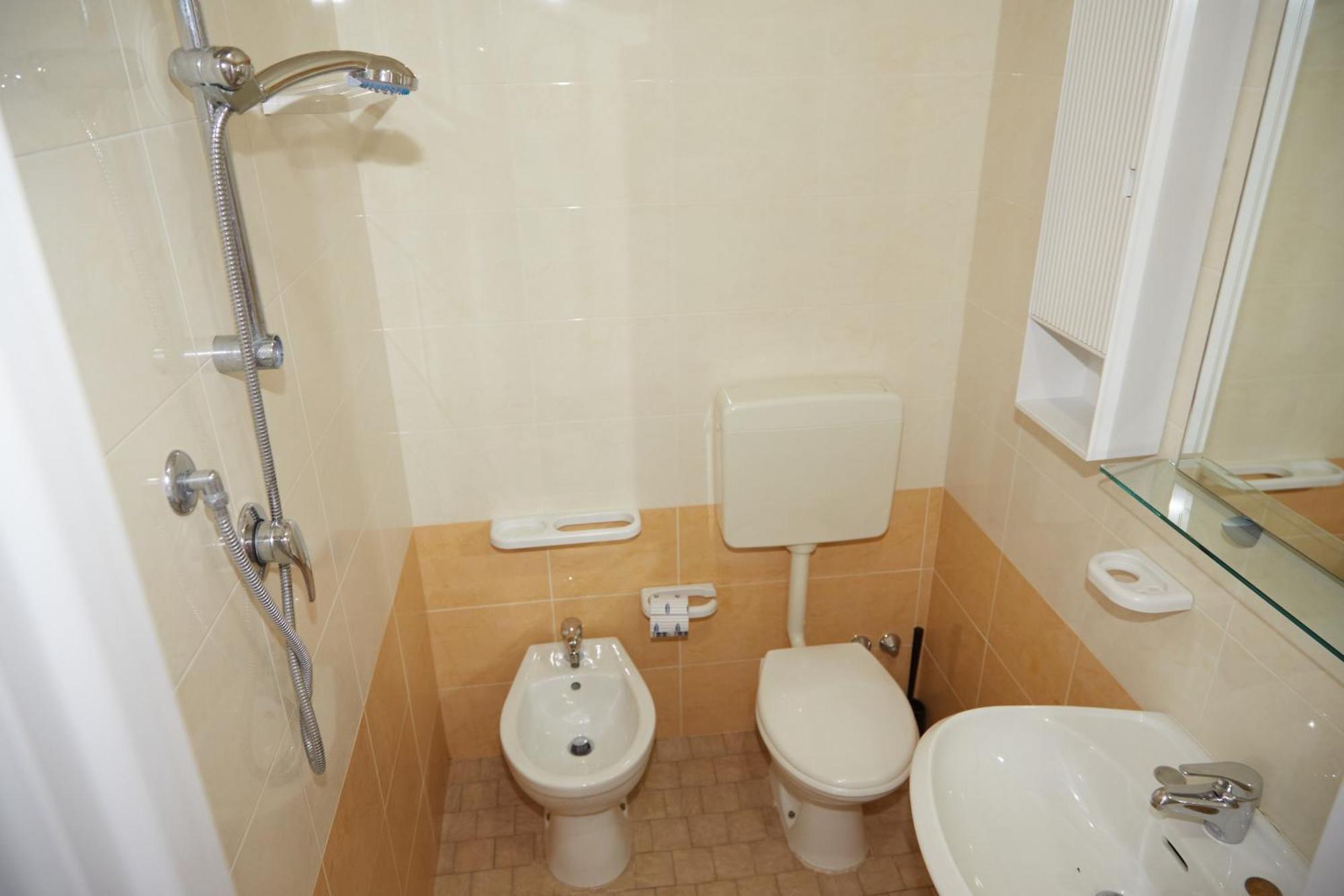 Hotel Italiaקרביה מראה חיצוני תמונה
