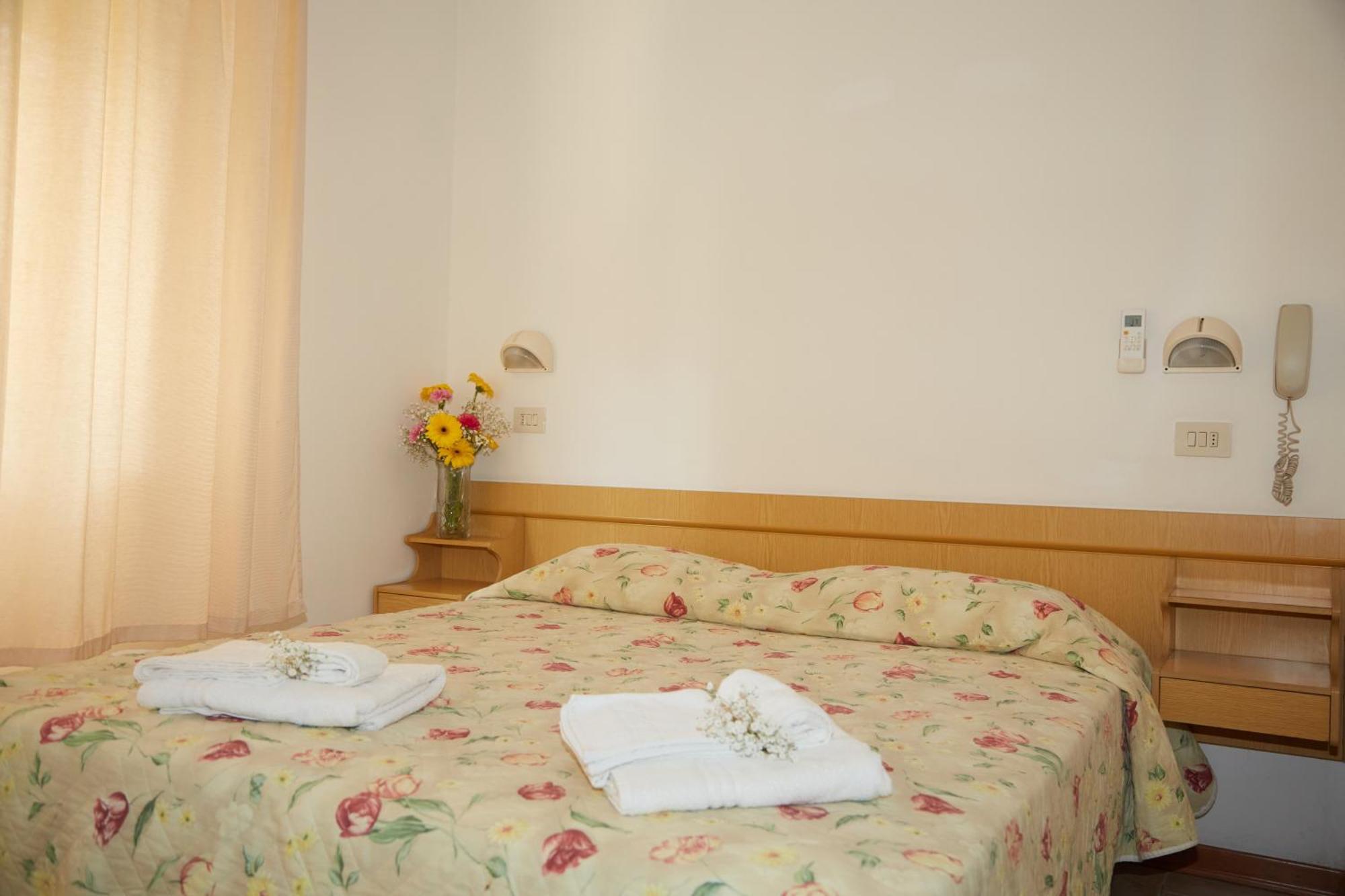 Hotel Italiaקרביה מראה חיצוני תמונה