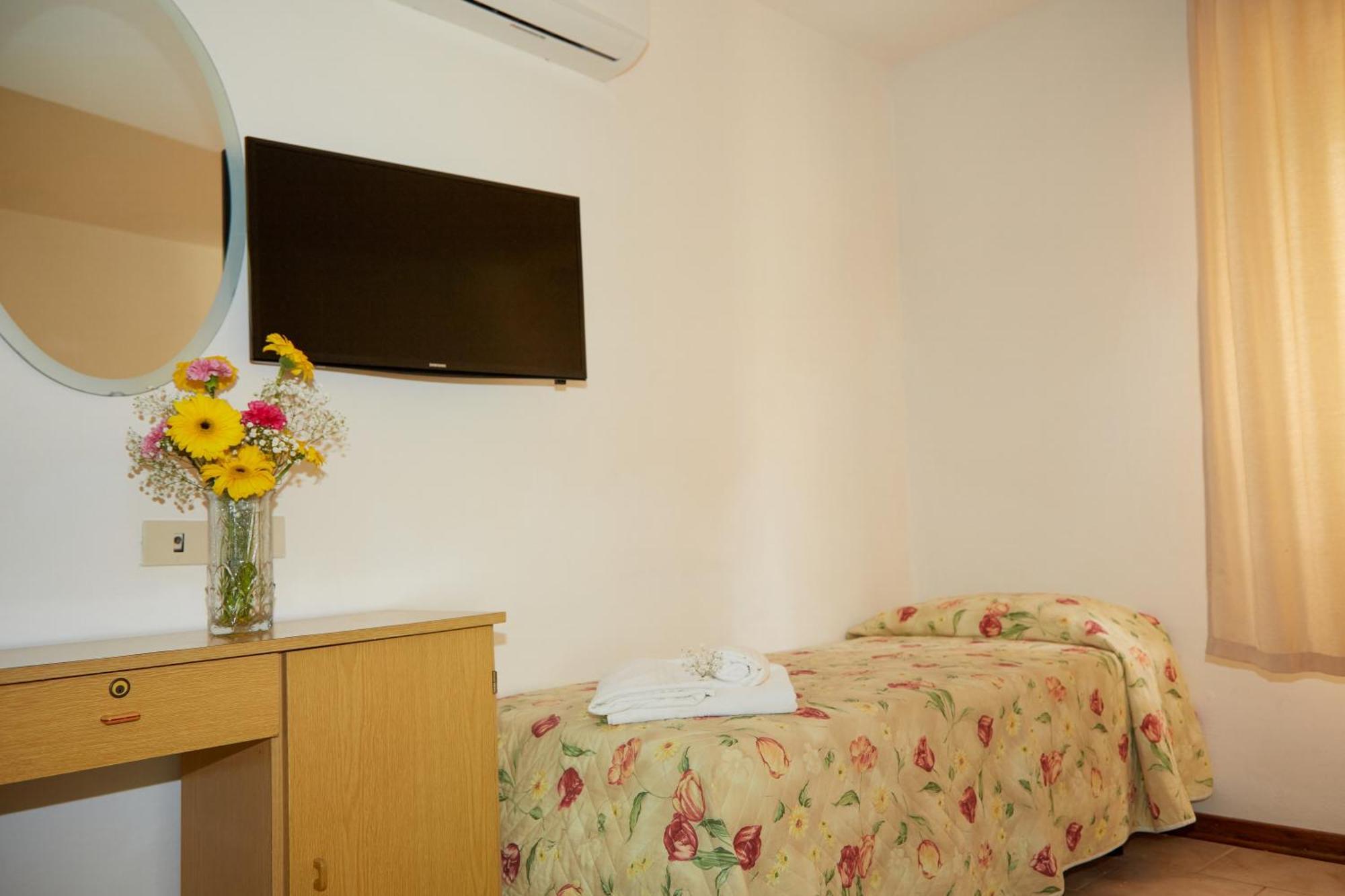 Hotel Italiaקרביה מראה חיצוני תמונה