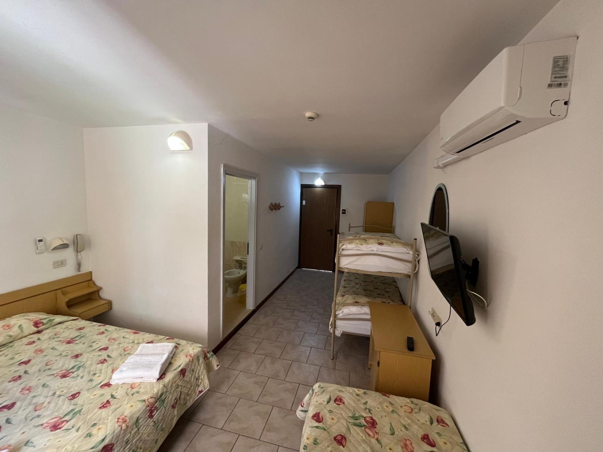 Hotel Italiaקרביה מראה חיצוני תמונה
