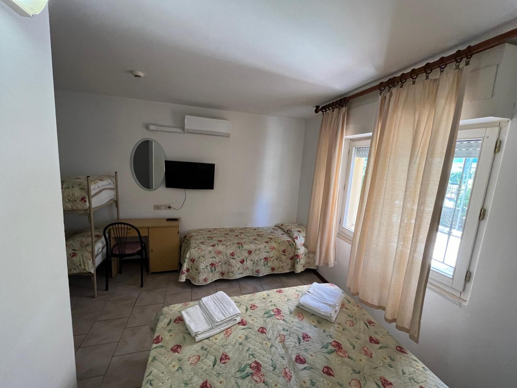 Hotel Italiaקרביה מראה חיצוני תמונה
